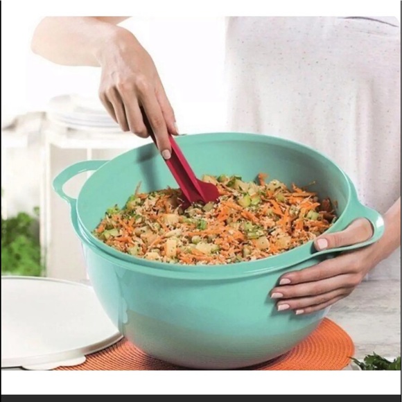 Tupperware Kitchen Thatsa Jumbo Bowl Poshmark